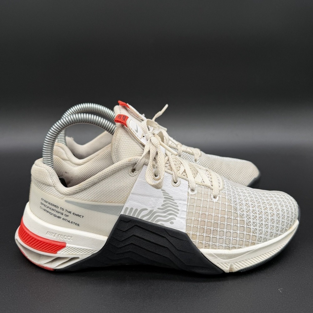 Nike Metcon 8 Women's Sneakers Size 7.5 White Black Athletic Shoes DO9327-102